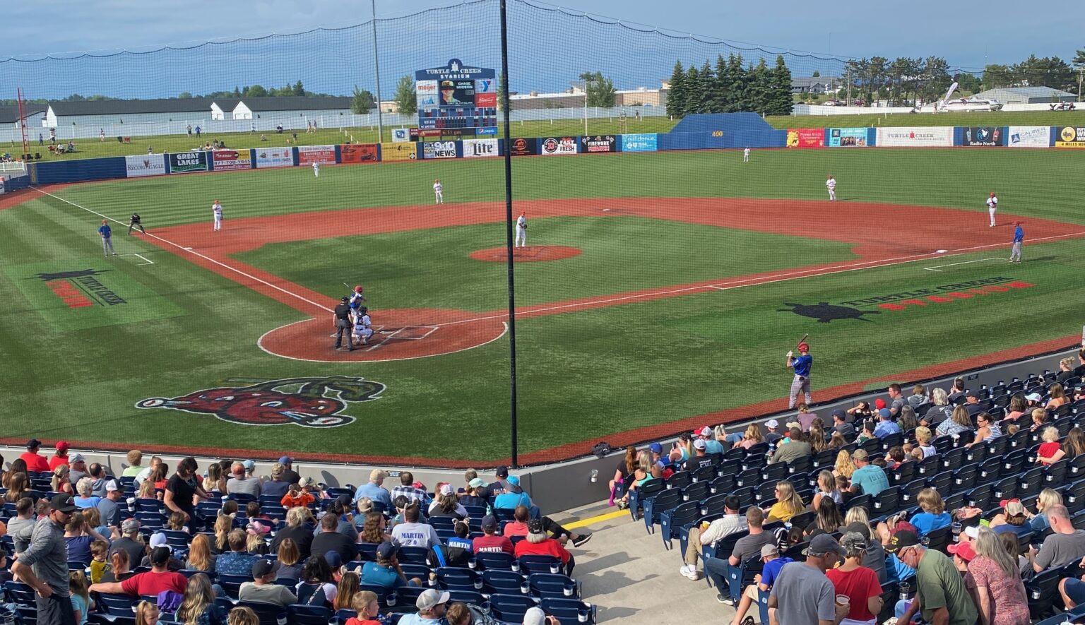 rockers-defeat-pit-spitters-in-first-meeting-at-traverse-city-green