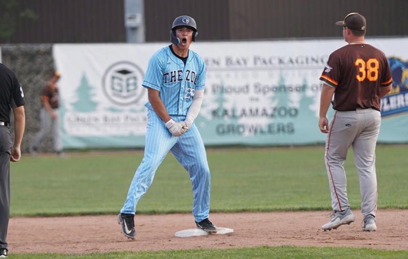 Growlers Score Seven Unanswered to Win Third Straight Against