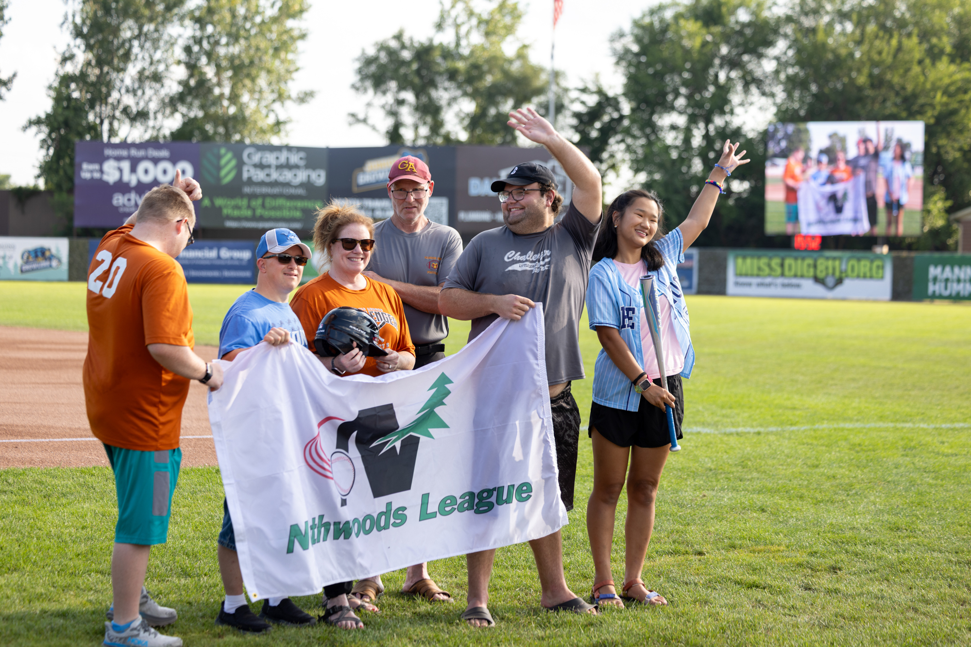 kalamazoo growlers share the glove grant northwoods league