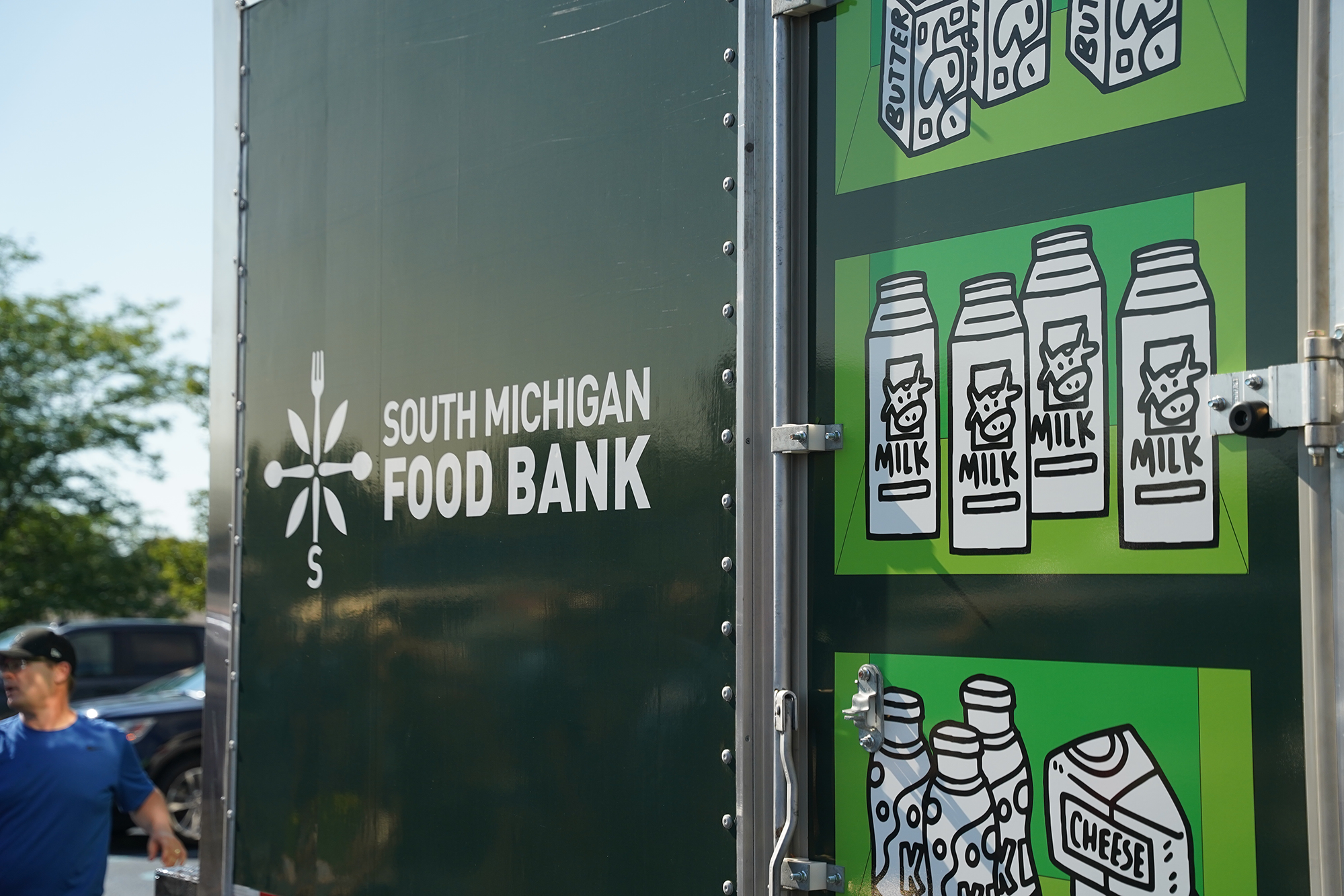 kalamazoo growlers food drive honor credit union 2