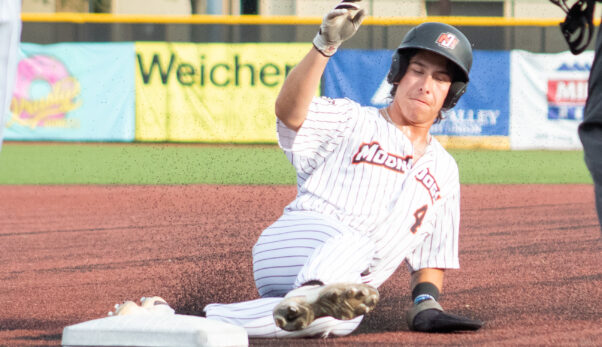 Mankato MoonDogs Get Ready for the Show! Mankato MoonDogs